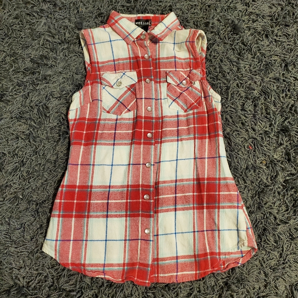 Sleeveless flannel